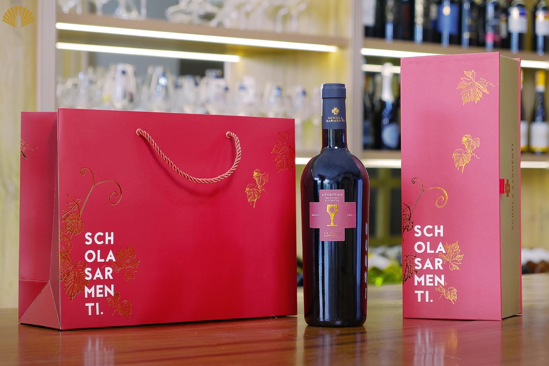 ruou-vang-chen-thanh-schola-sarmenti-armentino-5
