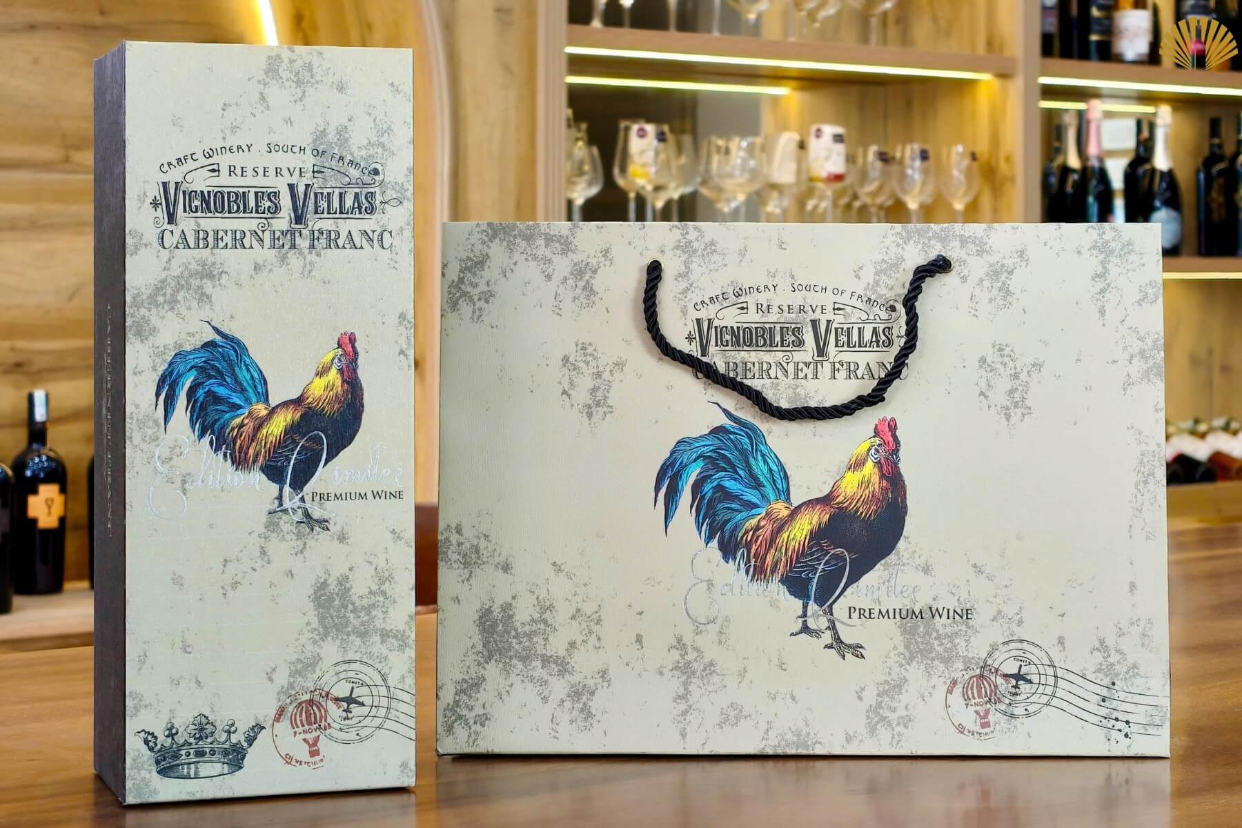 ruou-vang-phap-vellas-le-coq-cabernet-franc-1