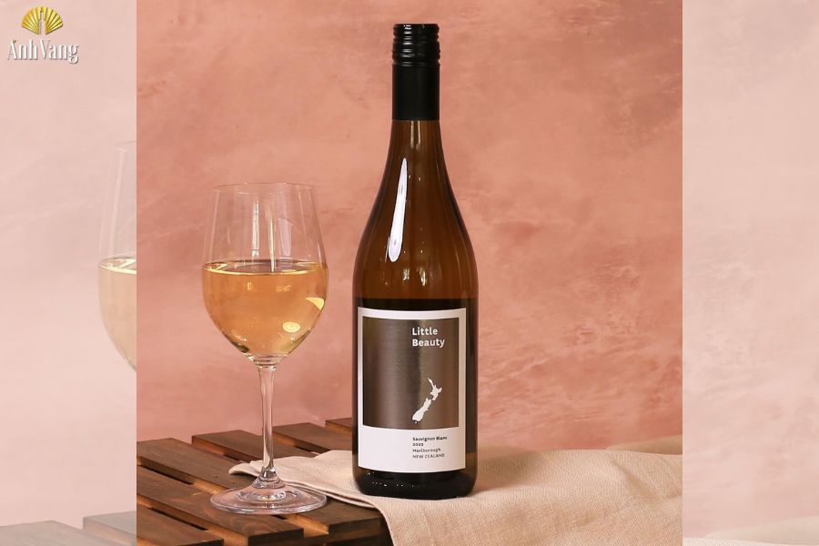 Ruou-vang-trang-ngon-Little-Beauty-Sauvingon-Blanc-Marlborough
