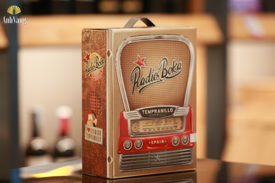 ruou-vang-bich-Radio-Boka-Tempranillo-1