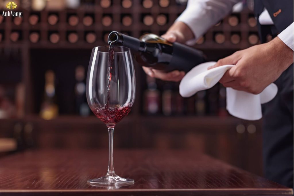 cach-rot-ruou-vang-6