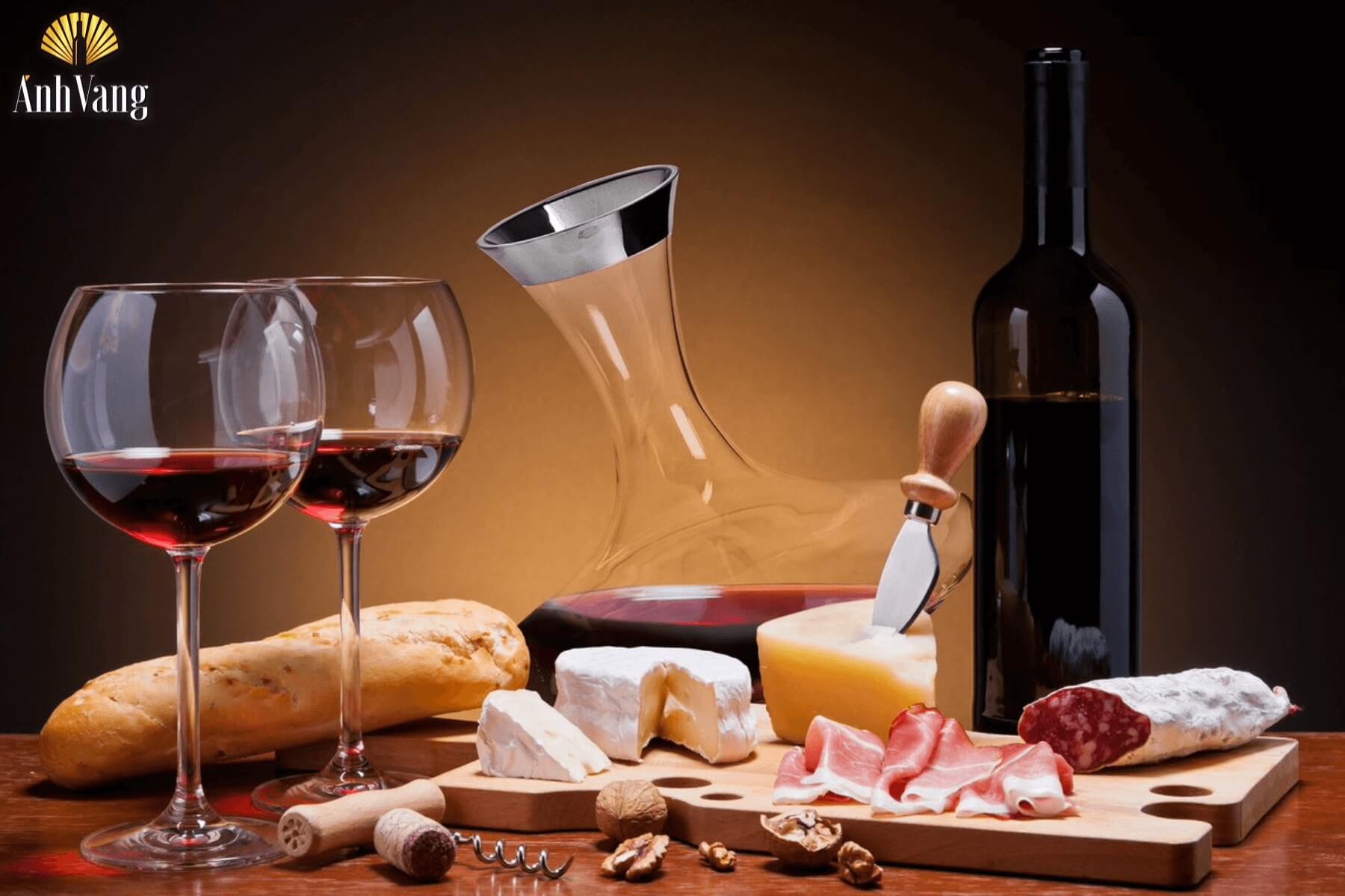 ruou-vang-ngon-ket-hop-voi-do-an