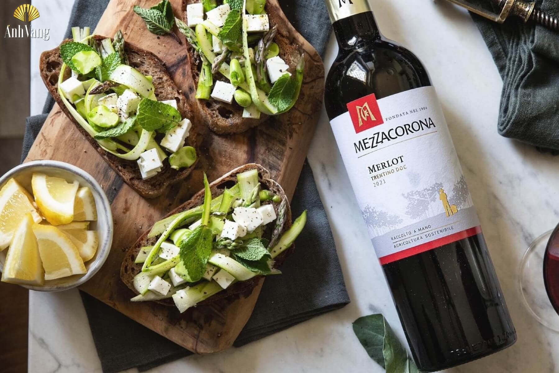 ruou-vang-do-de-uong-ruou-vang-mezzaCorona-merlot-DOC