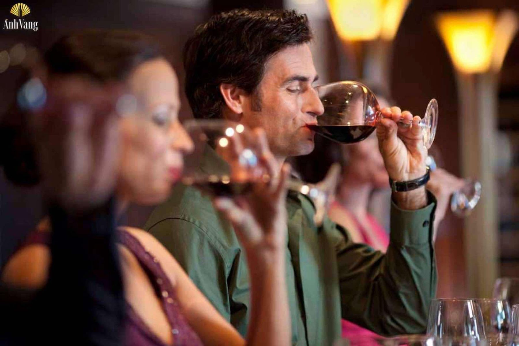 Meo-hoc-cach-nem-ruou